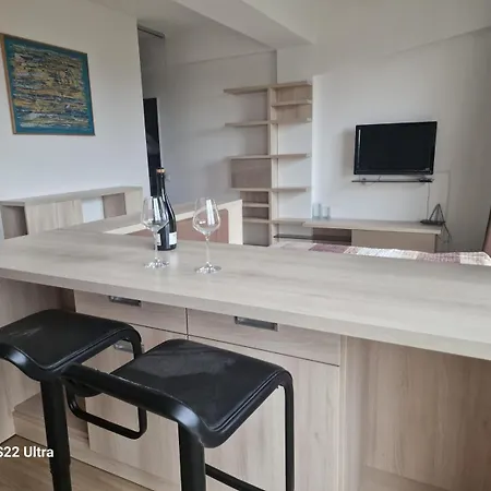 Skyline Chic Apartment